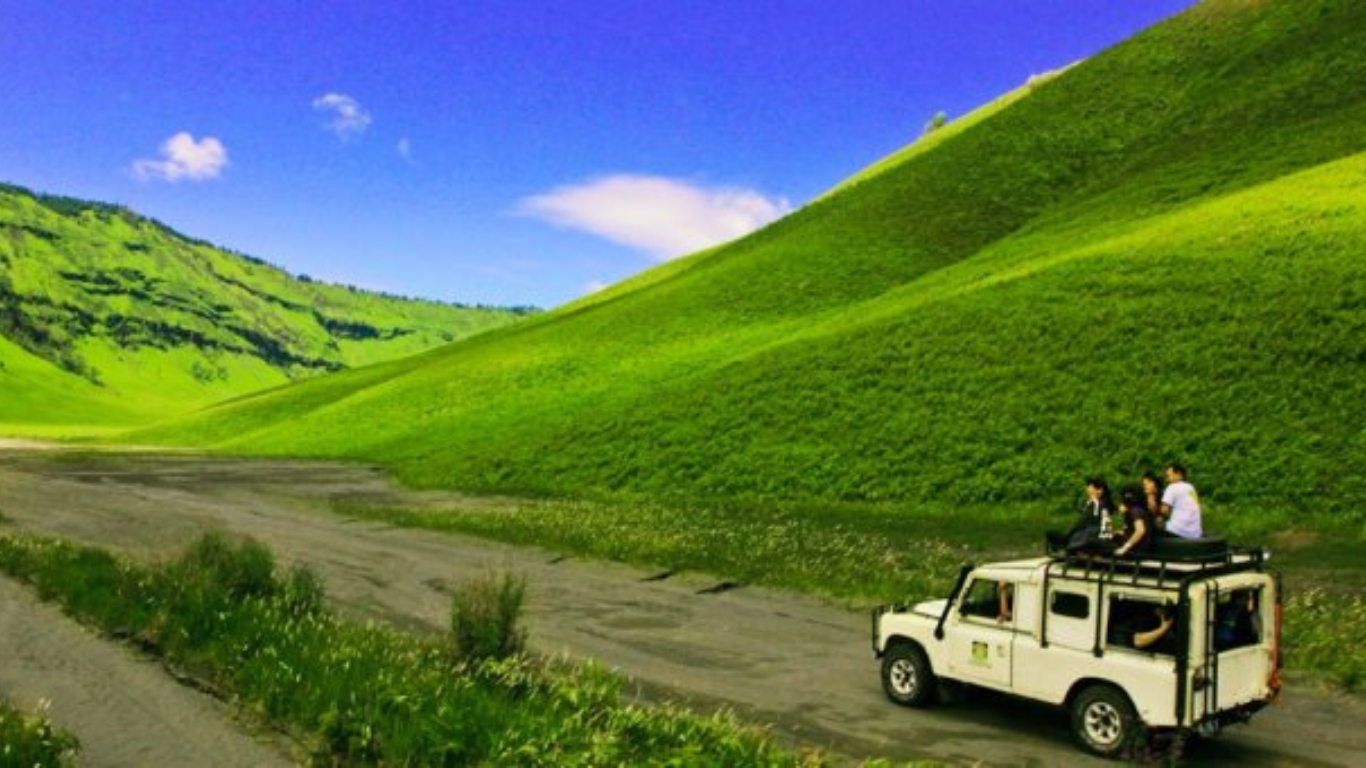 Paket Tour Surabaya Bromo 4 Hari 3 Malam