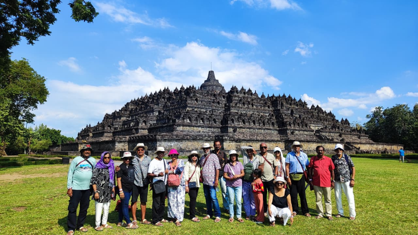 Paket Overland Tour Jakarta Yogyakarta 7D6N